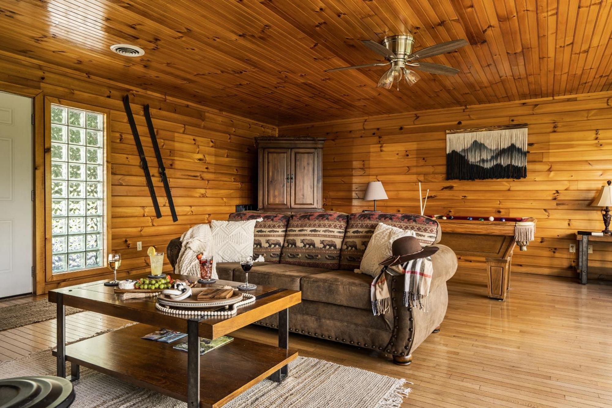 蓋特林堡Elevista - Quaint&Private-Views-Hottub-Pooltable-Bears-3 Clubhouse Pools别墅 外观 照片